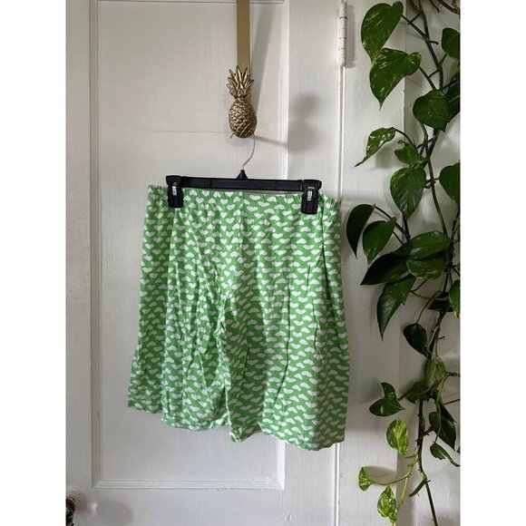 Size Medium White Heart green shorts - Picture 5 of 7